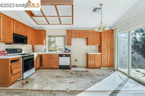 8200 Burloak Way, Elk Grove, CA 95758-7921