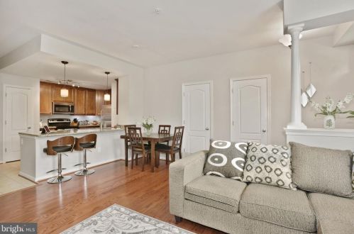 19179 Winmeade Dr, Leesburg VA  20176-6514 exterior