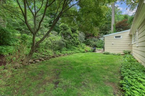 489 Fairmount Ave, Chatham Township NJ  07928-1370 exterior