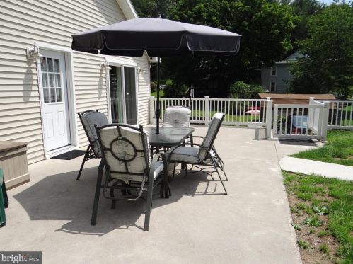 27 Eaton St, Schuylkill Haven PA  17972-1022 exterior