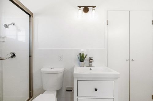 569 Crestmont Dr, Oakland CA 94619-2300 exterior