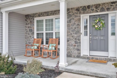 5970 Camden Dr, Harrisburg, PA 17112-3566