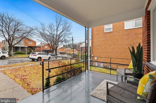 5150 8th St, Washington, DC 20011-4022