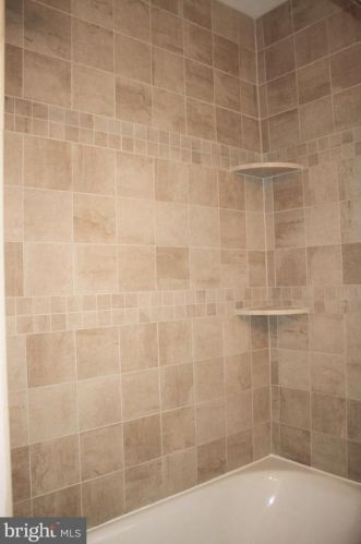 7 Dogwood Dr, Trenton NJ  08648-3205 exterior