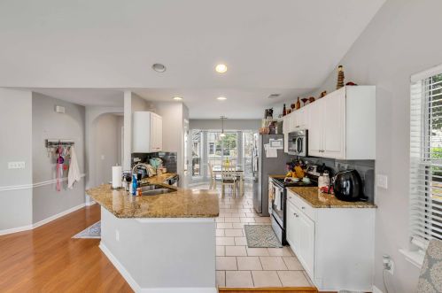 2585 Palmetto Hall Blvd, Mount Pleasant SC  29466-8076 exterior