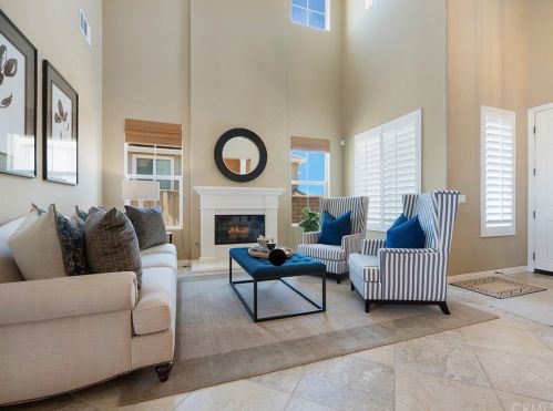 57 Volta Del Tintori St, Lake Elsinore CA  92532-0143 exterior