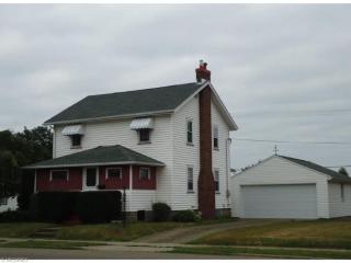 452 Goodrich St, Newcomerstown, OH 43832-1406