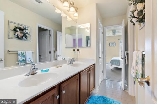 15 Lackawanna Ln, Falling Waters WV  25419-9402 exterior