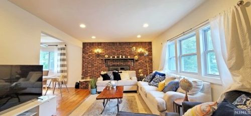 96 Primrose Ln, Closter NJ  07624-1325 exterior