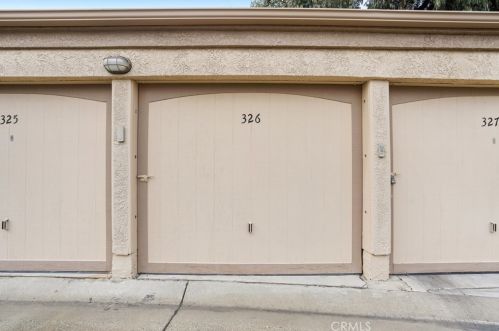 23621 Del Monte Dr, Santa Clarita CA  91355-3384 exterior
