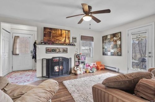 318 Noxon Rd, Poughkeepsie NY  12603-2904 exterior