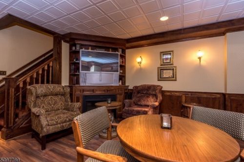 30 Surrey Ln, Flemington NJ  08822-1588 exterior