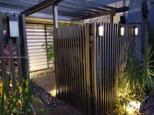 11348 14th Ct, Hollywood FL  33026-2639 exterior