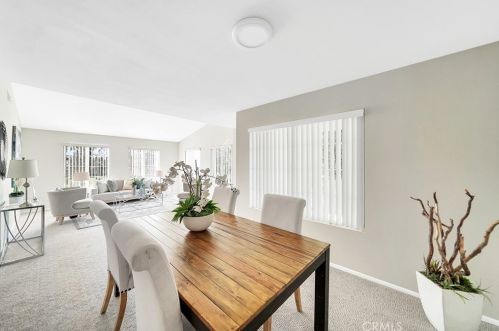 37 Greenfield, Irvine CA 92614-7051 exterior