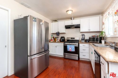 44025 Date Ave, Lancaster CA  93534-4425 exterior