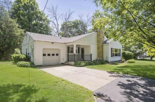 911 Main St, Edgerton, WI 53534-1323