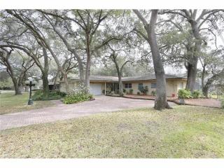 493 Lakeside Pl, Largo, FL 33771-1429