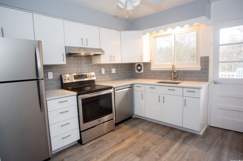 17 Debbie Ln, West Hampton Beach, NY 11978-2032