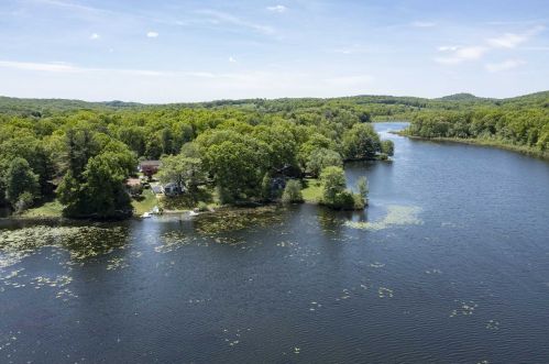 87 Camp Dr, Rhinebeck, NY 12572-3220