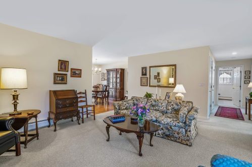 24 Briallia Cir, Newmarket NH  03857-2194 exterior