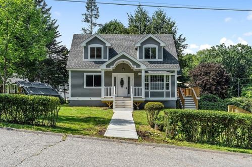1 James St, Derry NH  03038-4525 exterior