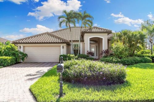 8851 Mustang Island Cir, Naples, FL 34113-1646