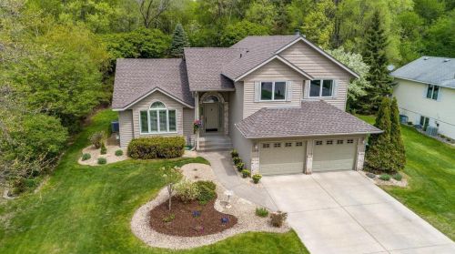 13918 Duluth Dr, Saint Paul, MN 55124-9206