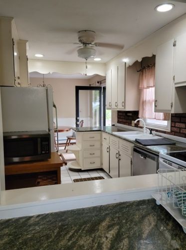 64 Burns Ave, Springfield, MA 01119-2621