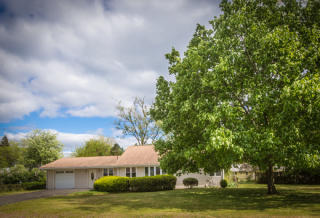 8 Furno Pl, Wayne, NJ 07470-3336