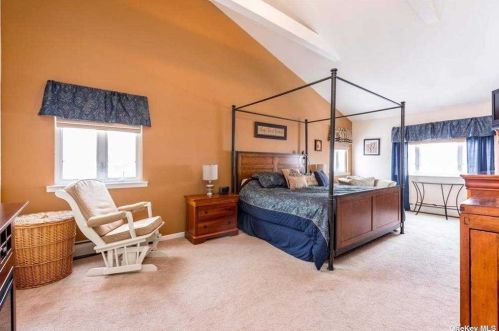 161-12 99th St, Jamaica NY  11414-2811 exterior