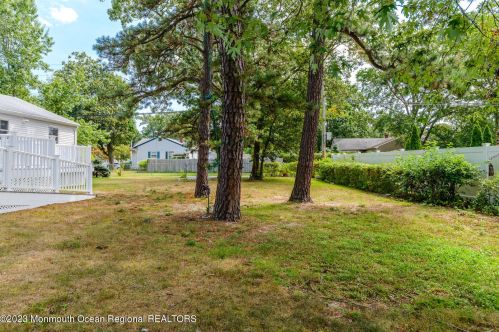 201 Midstreams Pl, Bricktown NJ 08724-3700 exterior