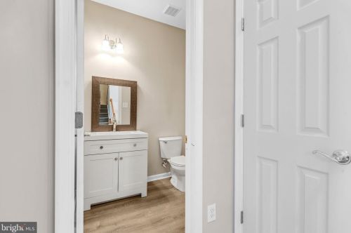 2724 Shelburne Rd, Downingtown PA  19335-6015 exterior