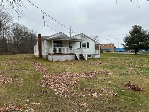 3998 Mitchell Rd, New Castle PA  16105-4412 exterior