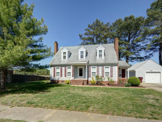 2633 Elizabeth Harbor Dr, Chesapeake VA  23321-3905 exterior