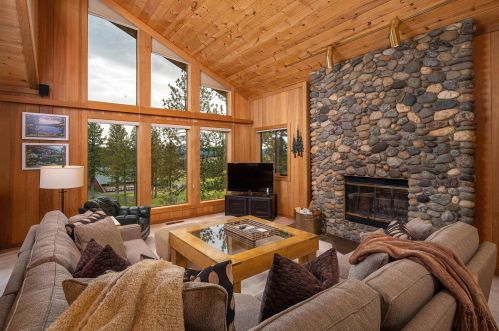 357 Skidder Trl, Truckee CA 96161-3929 exterior