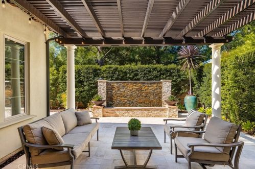 22 Shadybend, Irvine CA  92602-0844 exterior