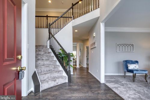 5101 Gate Post Ct, Woodbridge, VA 22193-3262