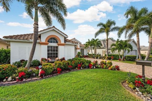 12672 Hunters Ridge Dr, Bonita Springs, FL 34135-3432