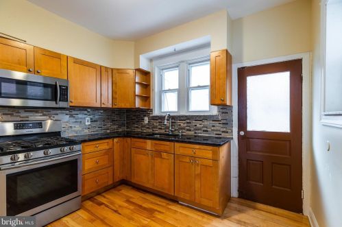 1214 Mercy St, Philadelphia PA 19148-2533 exterior