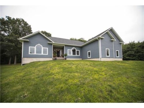 36 Luelann Dr, Marlborough, NY 12542-5613