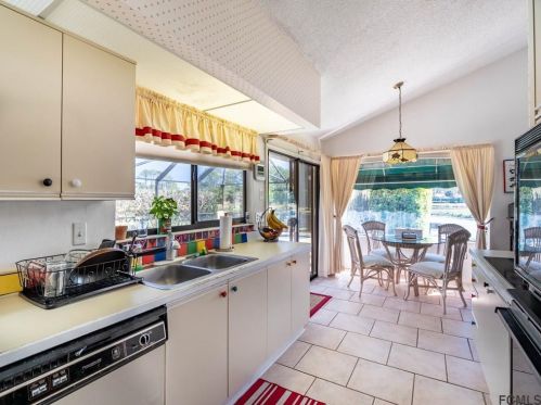 305 Mallard Ln, Daytona Beach FL 32119-8719 exterior