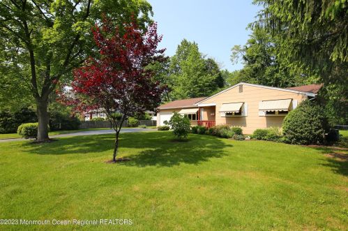 93 Poricy Ln, Tinton Falls NJ  07701-5312 exterior