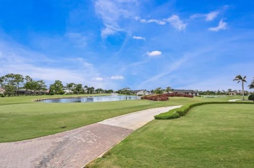 7340 Glenmoor Ln, Naples FL  34104-6748 exterior