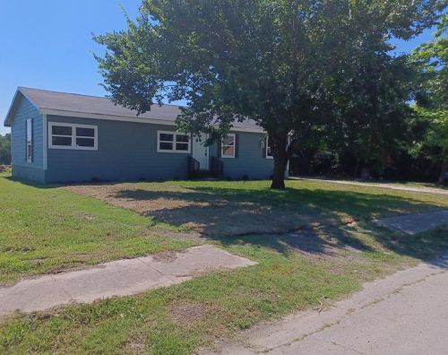 1801 Sayle St, Greenville TX  75401-3129 exterior