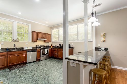 1462 Redwine Rd, Fayetteville GA  30215-2512 exterior