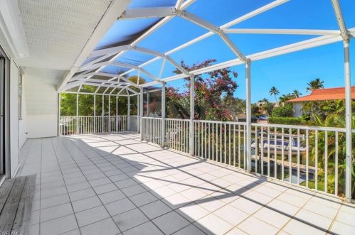 1120 Sandpiper St, Naples FL  34102-0530 exterior