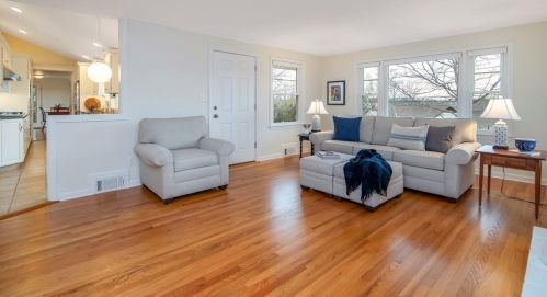 1110 Amostown Rd, West Springfield MA  01089-4309 exterior