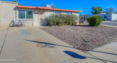 6783 Hawk Dr, Tucson, AZ 85730-3247