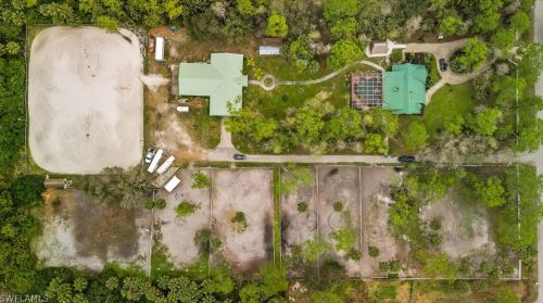 561 20th Ave, Naples FL  34120-3372 exterior