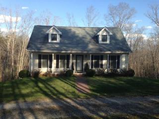 370 Blue Mountain Dr, Hardy, VA 24101-5729